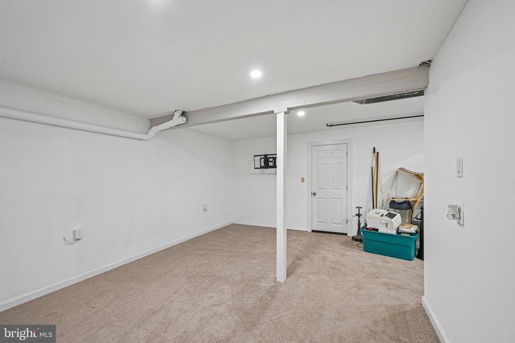 1564 APPLEWOOD CIRCLE