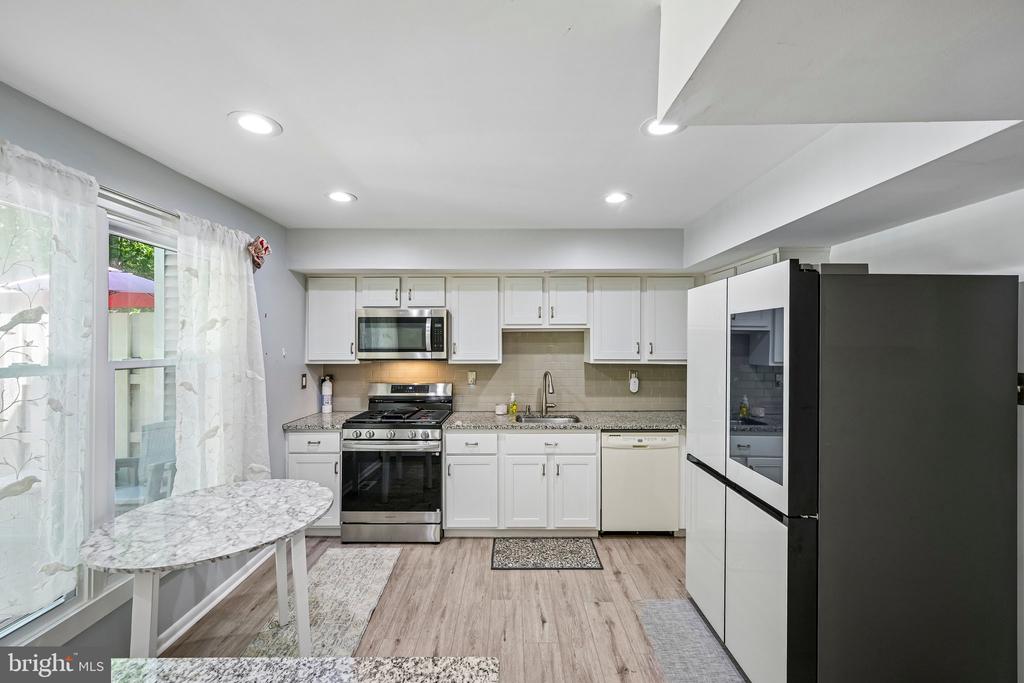 1564 APPLEWOOD CIRCLE