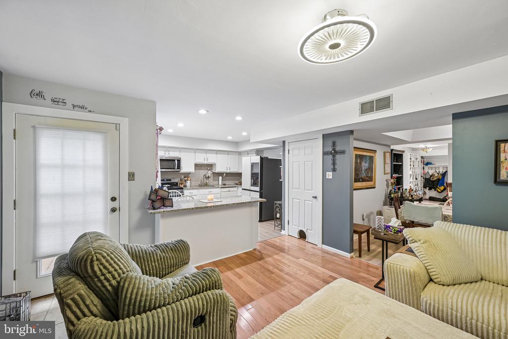 1564 APPLEWOOD CIRCLE