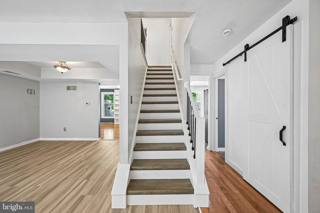 1564 APPLEWOOD CIRCLE