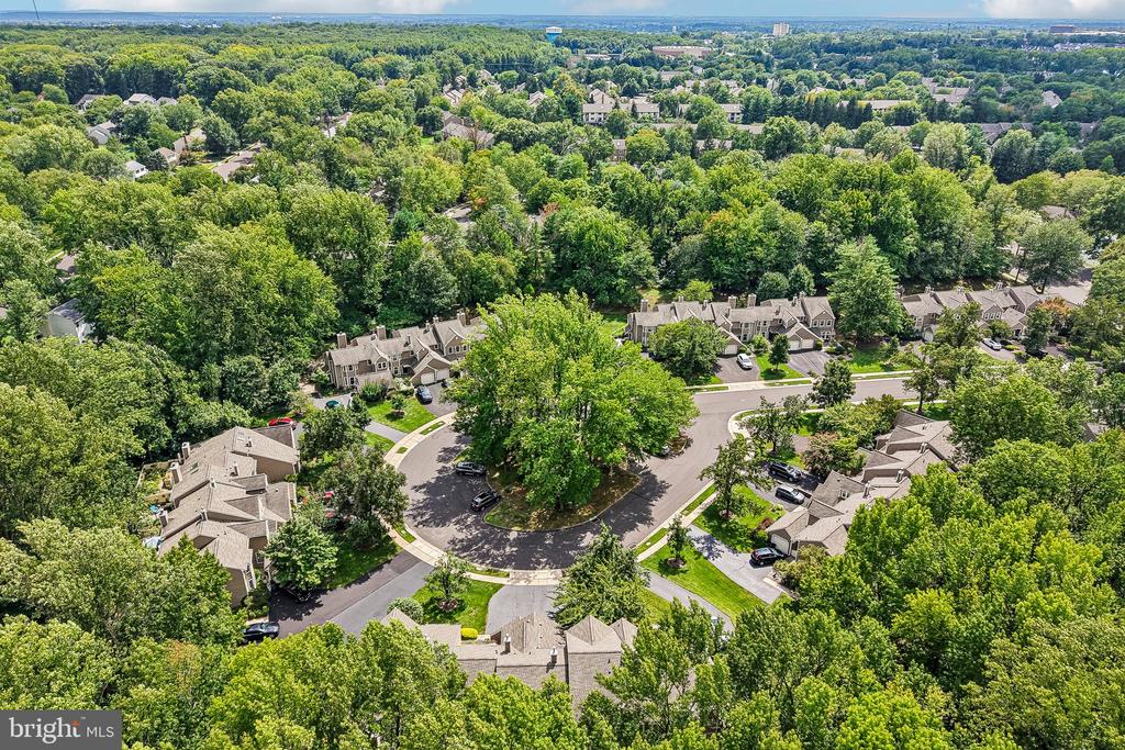 1564 APPLEWOOD CIRCLE