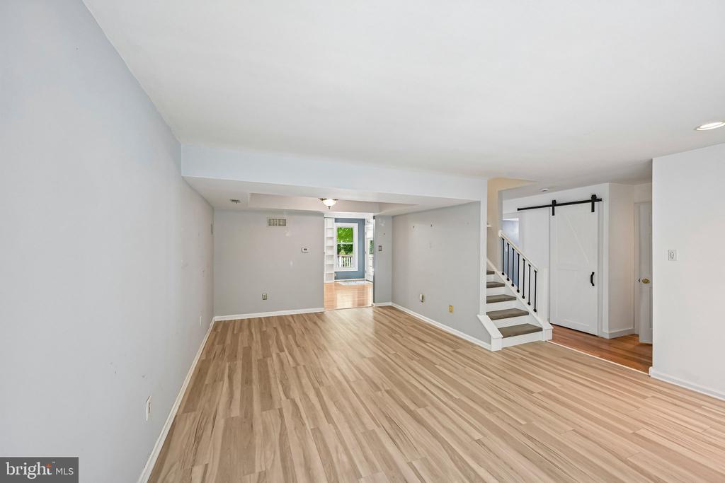 1564 APPLEWOOD CIRCLE