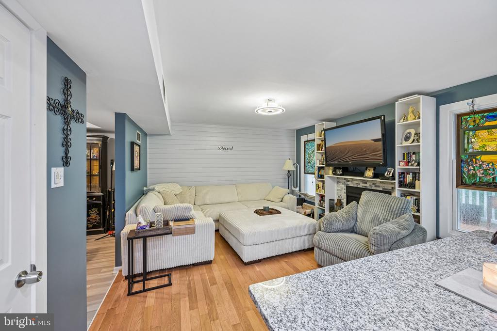 1564 APPLEWOOD CIRCLE