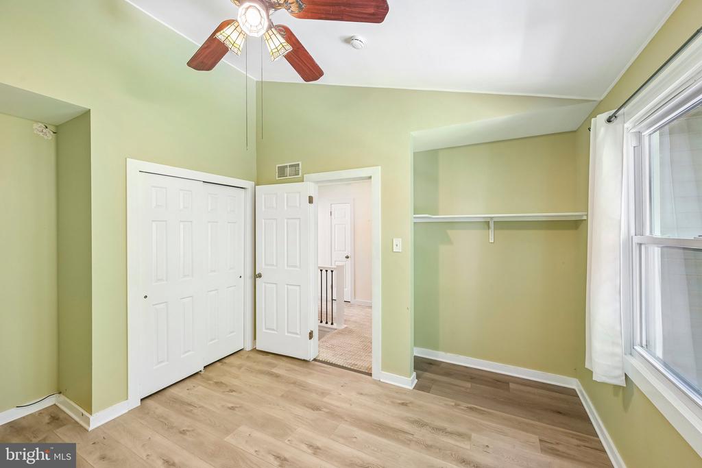 1564 APPLEWOOD CIRCLE