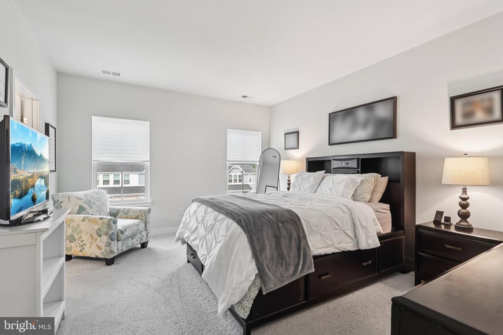 211 HIBISCUS WAY