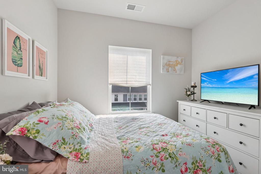 211 HIBISCUS WAY