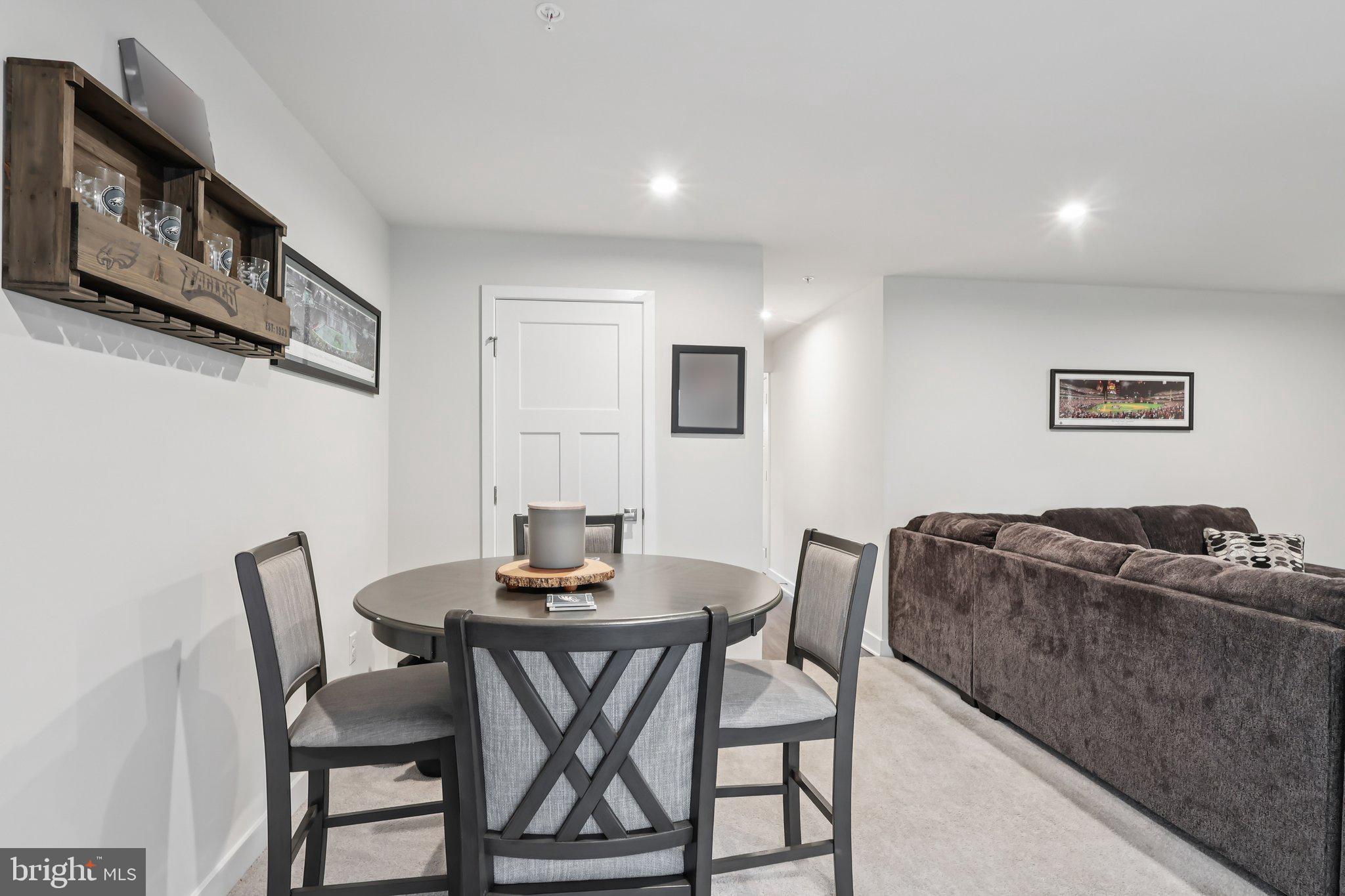 211 HIBISCUS WAY