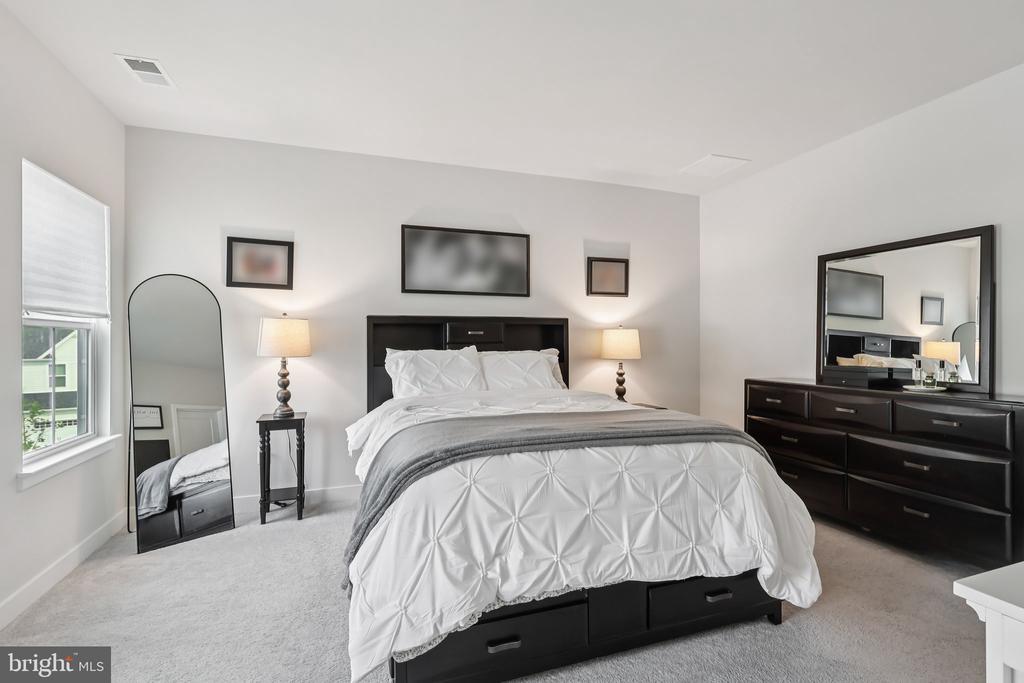211 HIBISCUS WAY