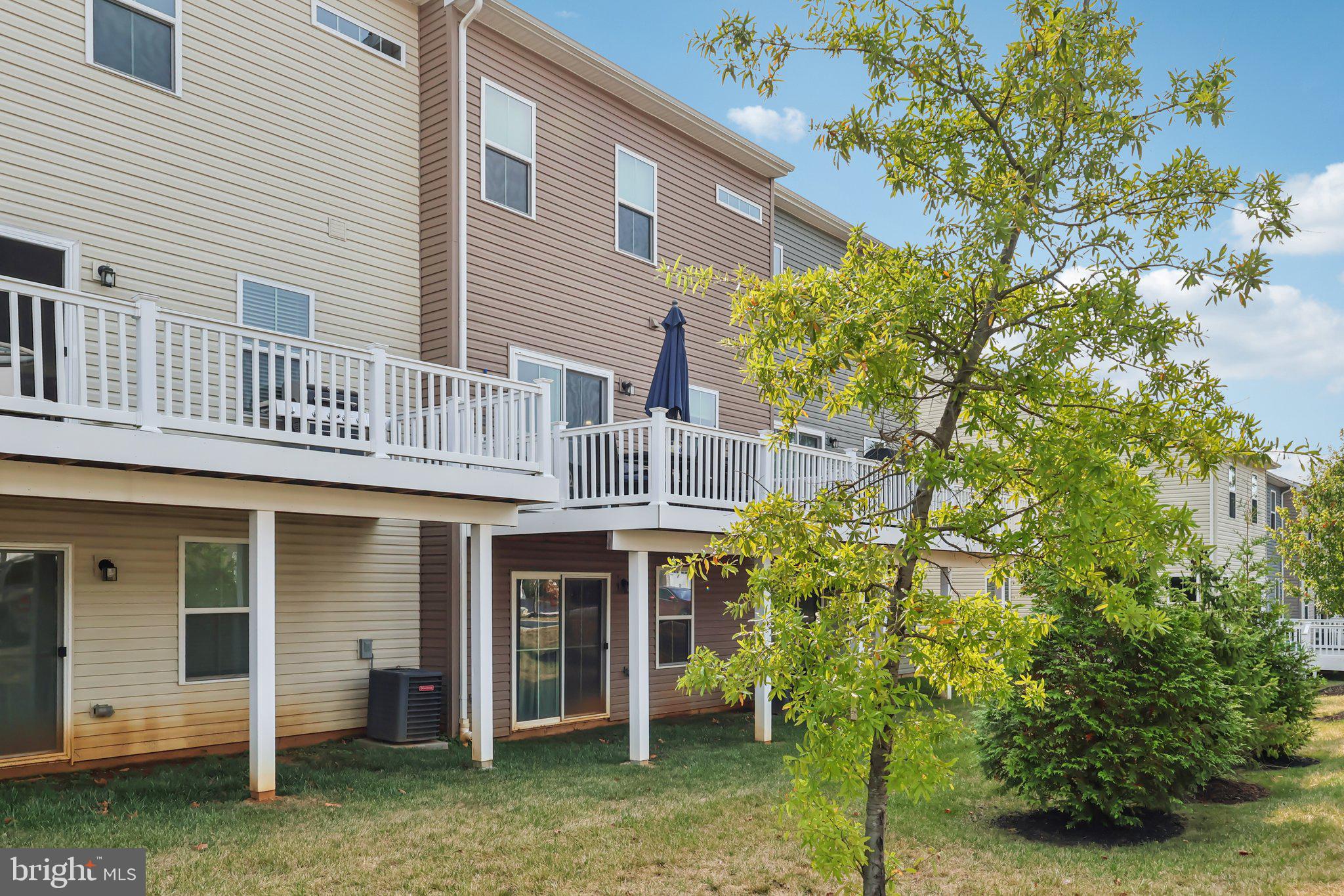 211 HIBISCUS WAY