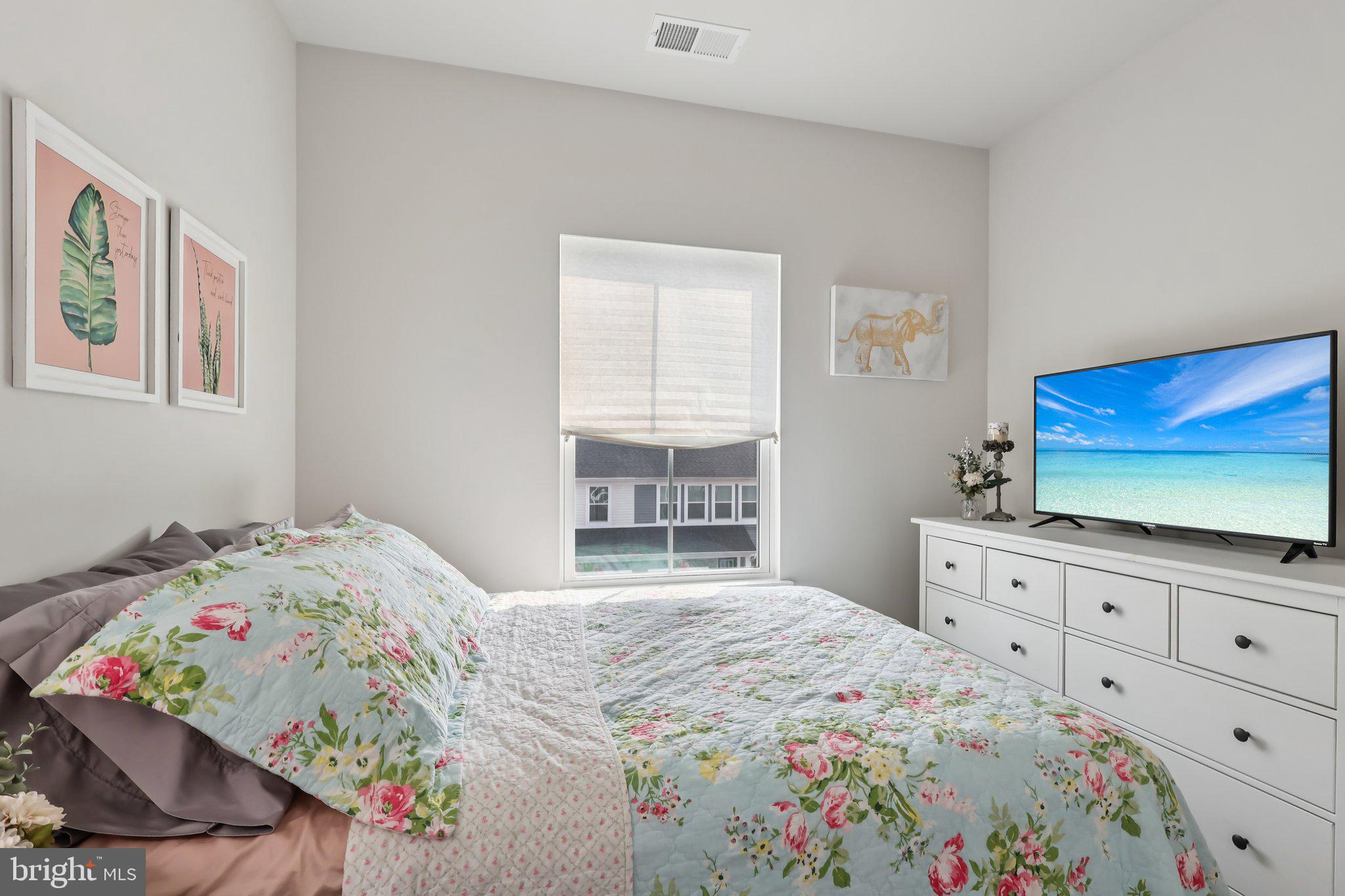 211 HIBISCUS WAY