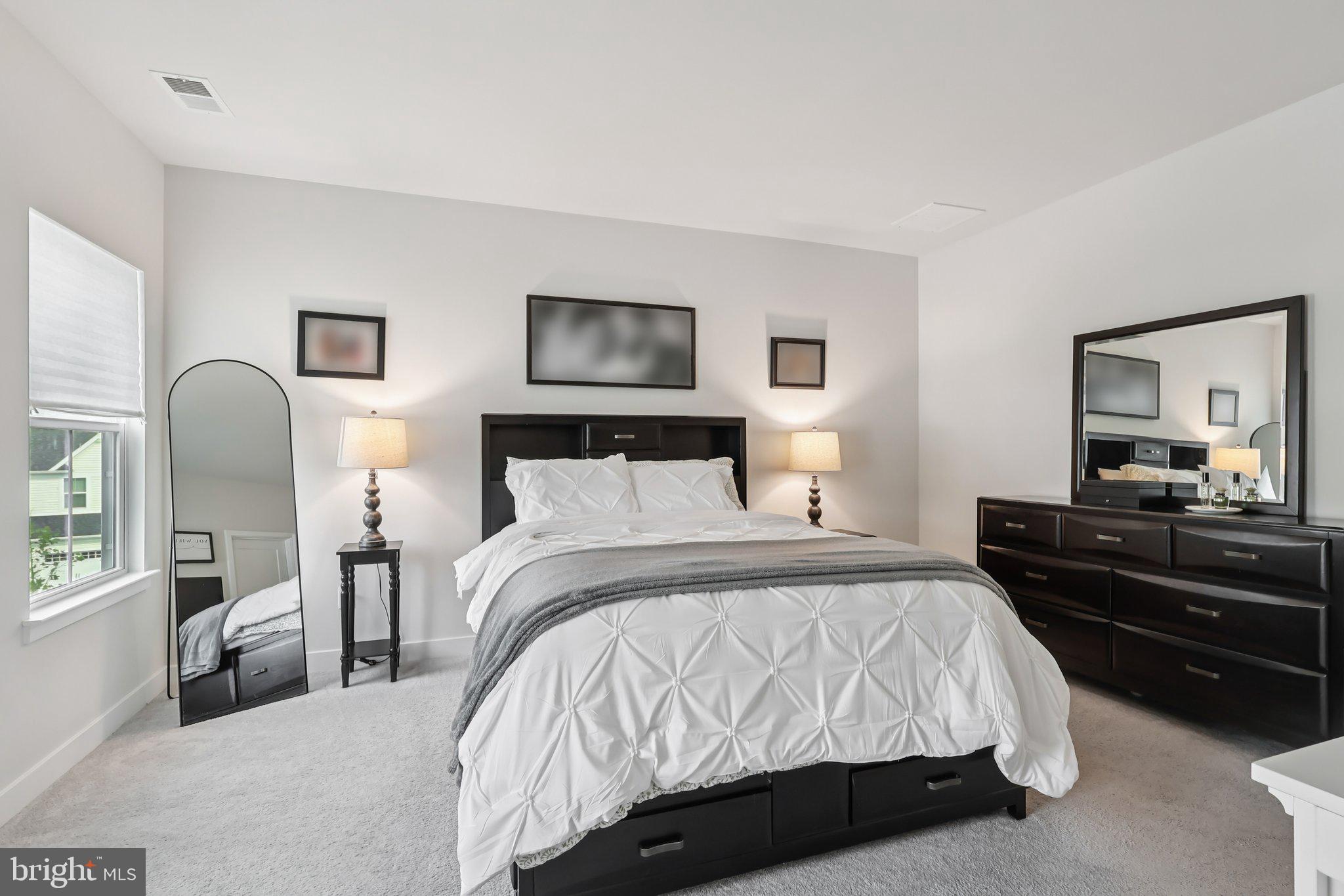 211 HIBISCUS WAY