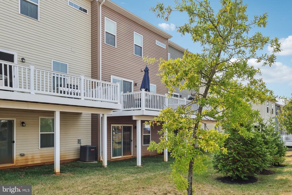 211 HIBISCUS WAY