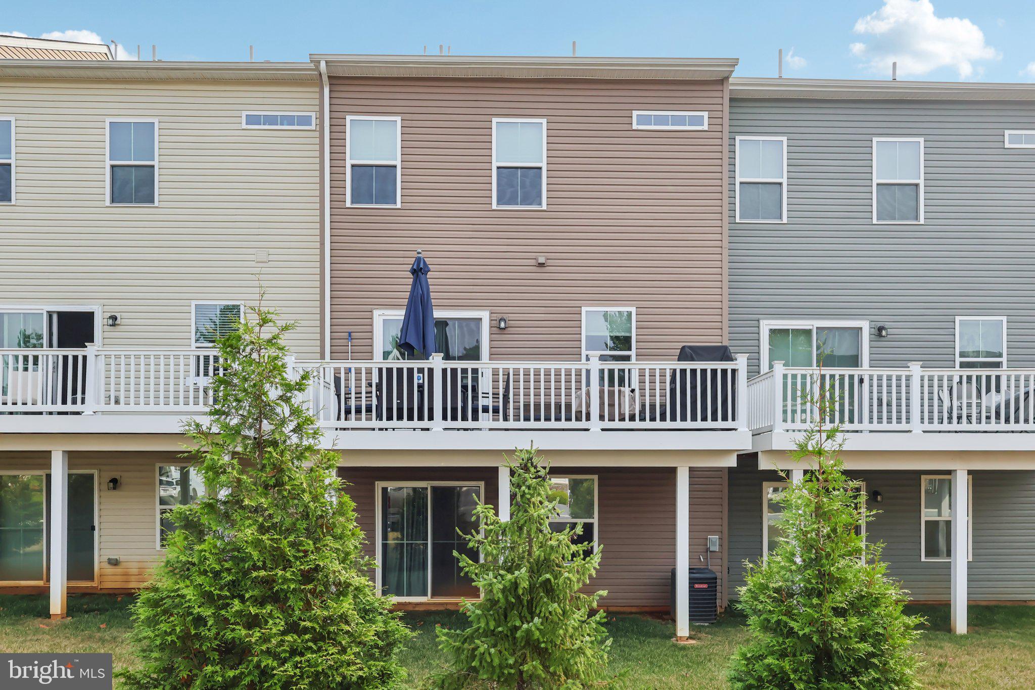 211 HIBISCUS WAY