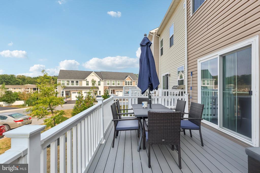 211 HIBISCUS WAY