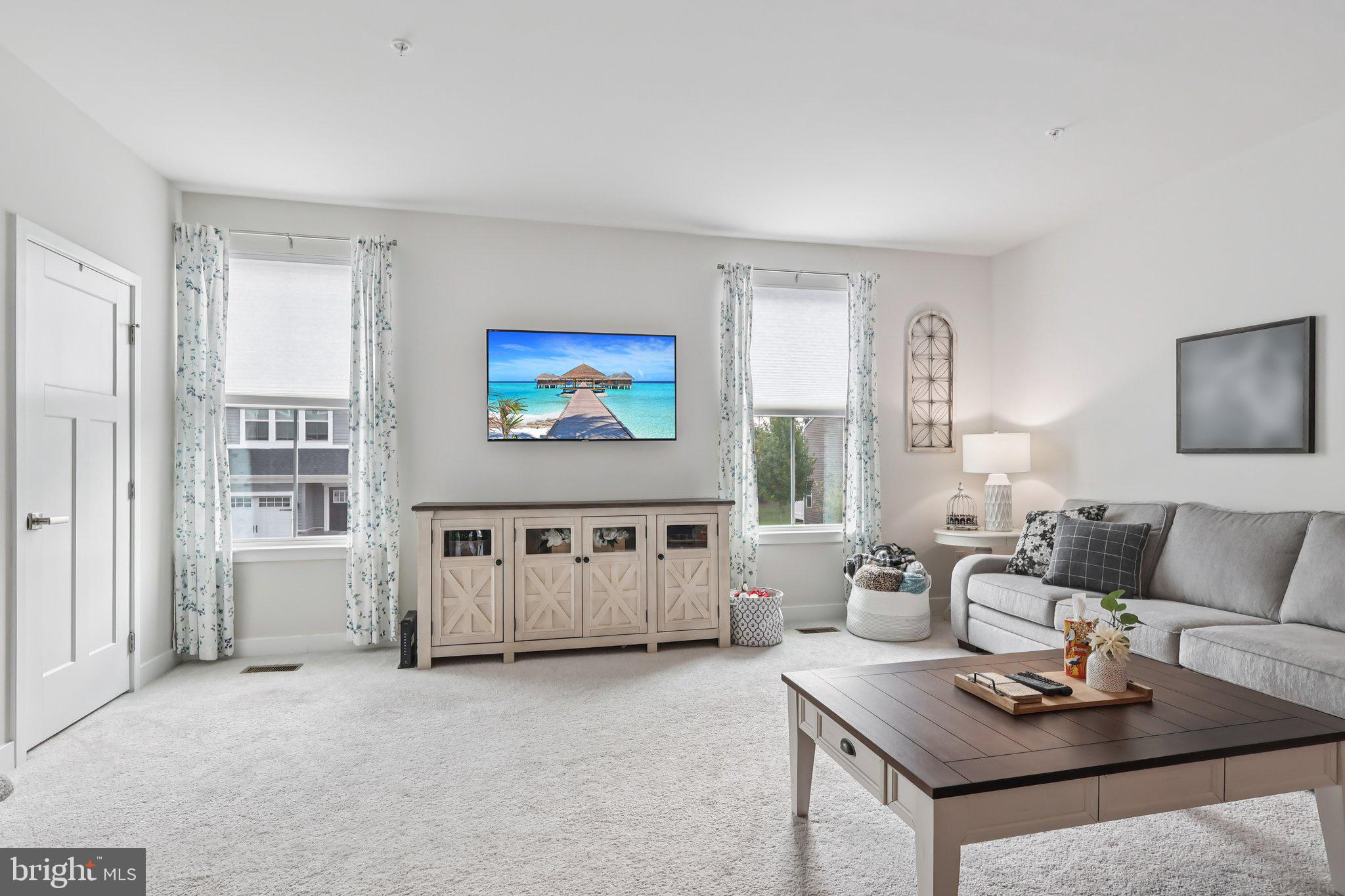 211 HIBISCUS WAY