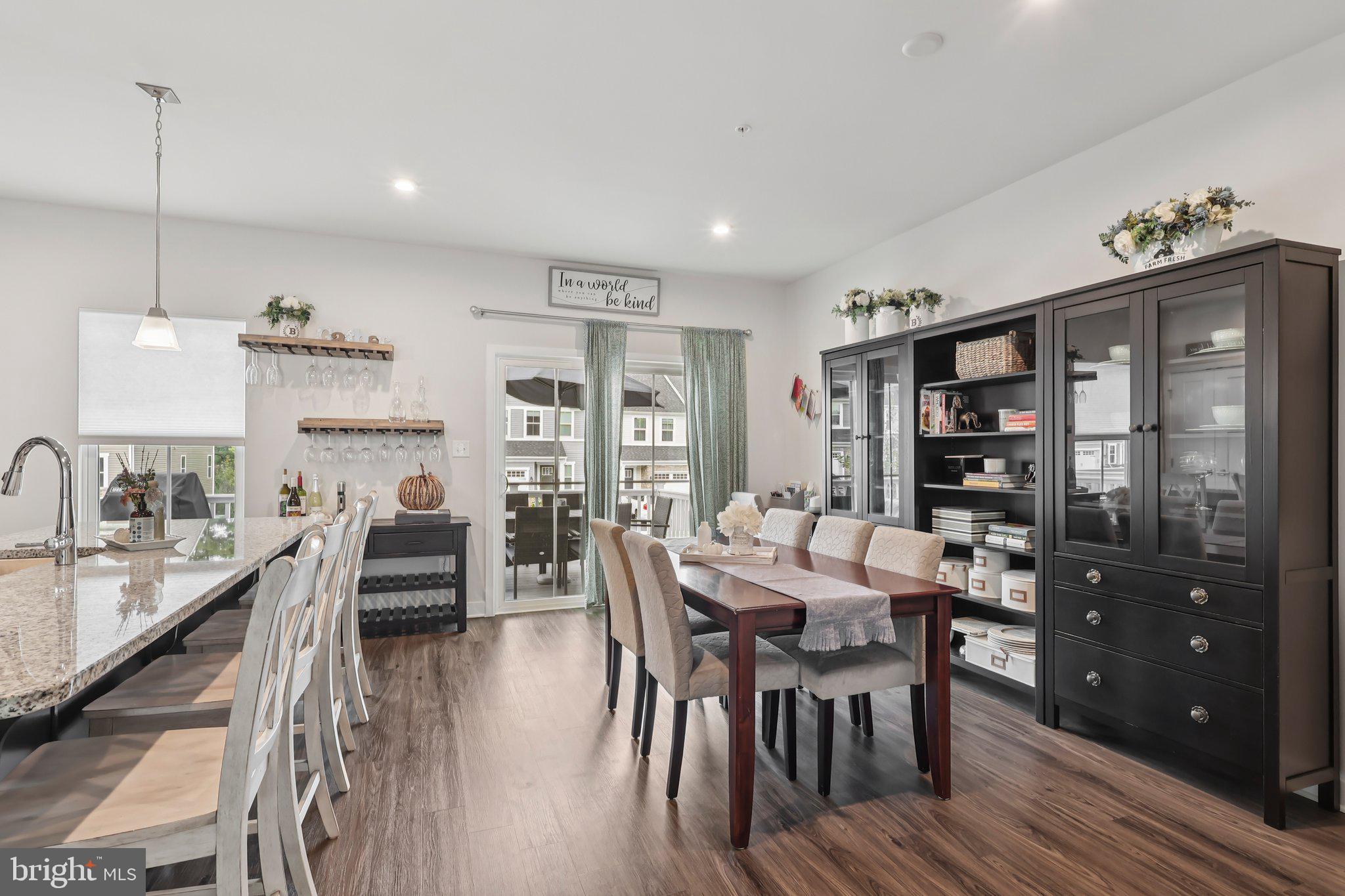 211 HIBISCUS WAY