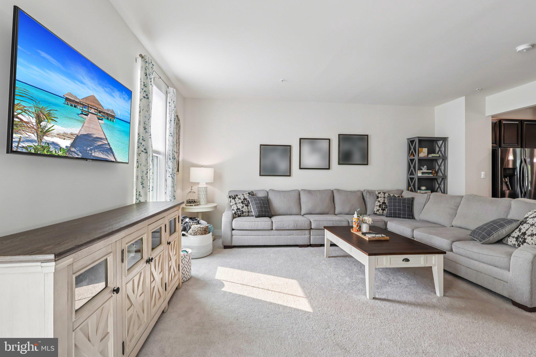 211 HIBISCUS WAY