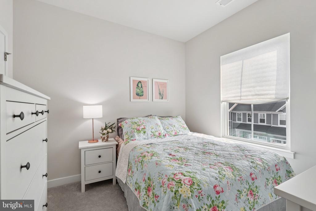 211 HIBISCUS WAY