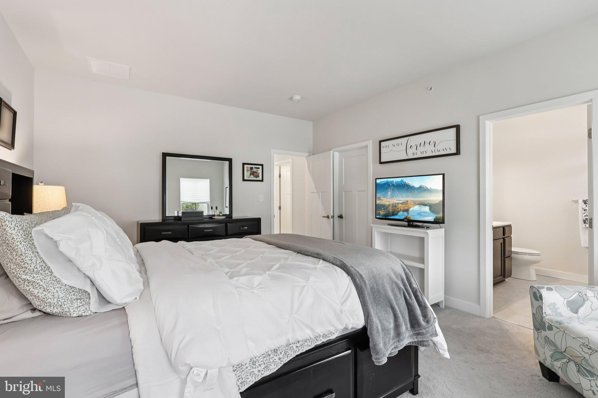 211 HIBISCUS WAY