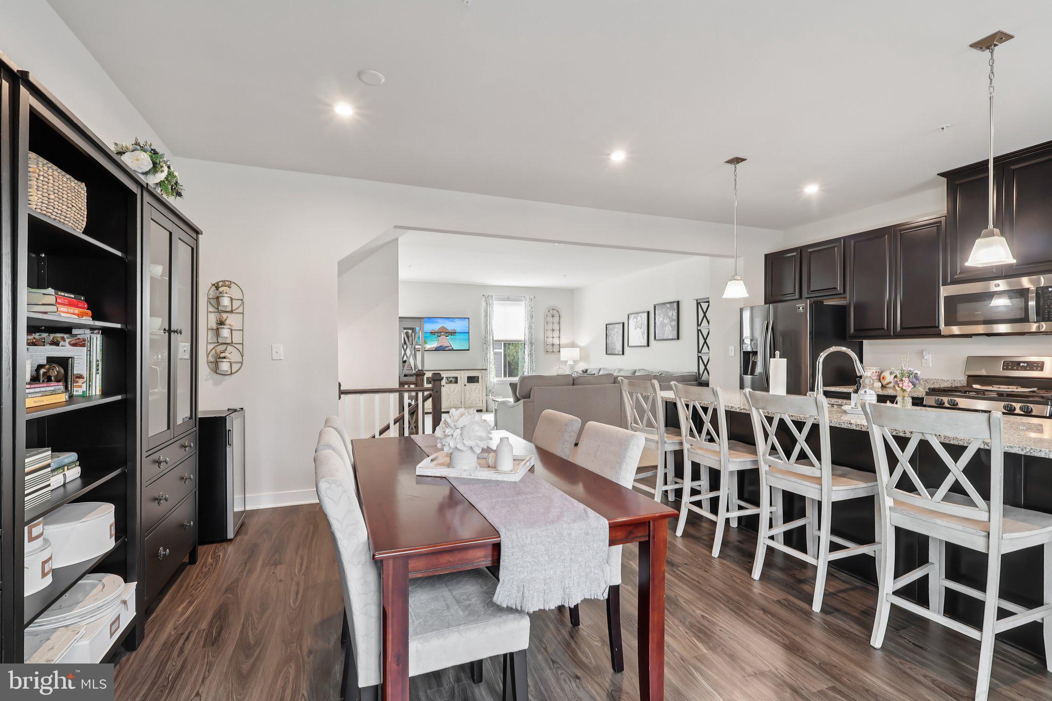 211 HIBISCUS WAY