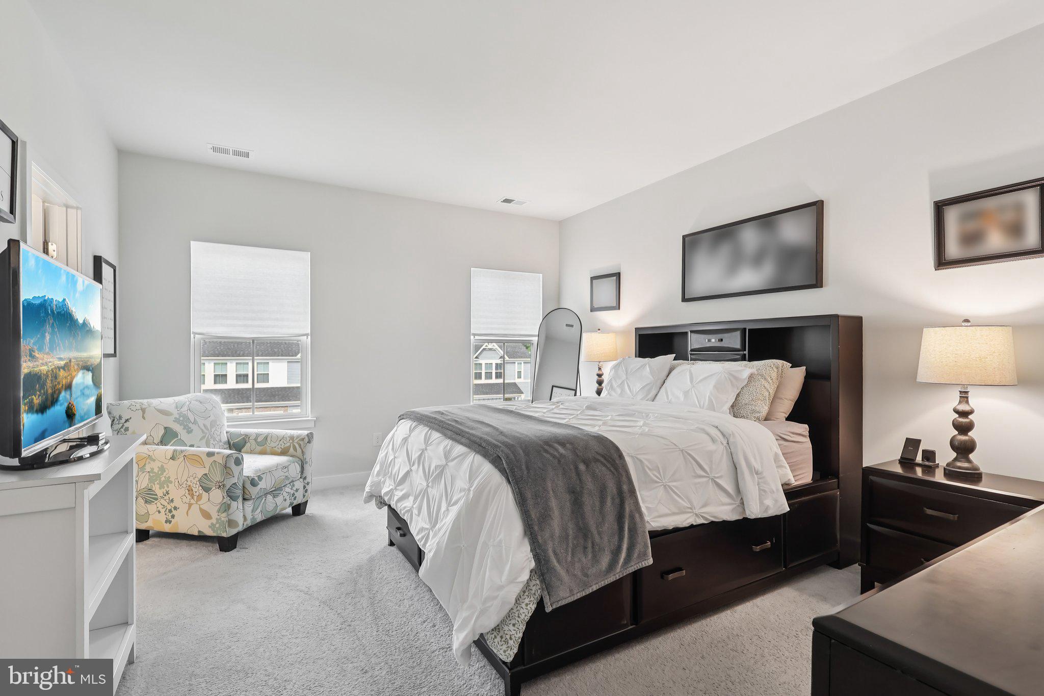 211 HIBISCUS WAY