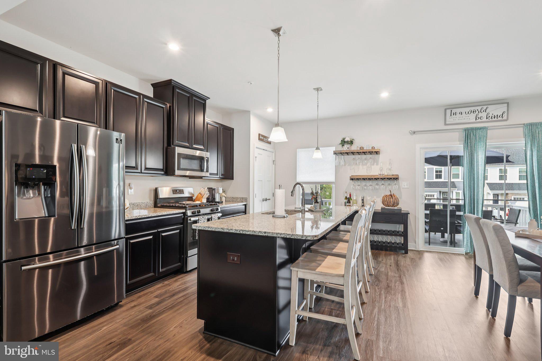 211 HIBISCUS WAY