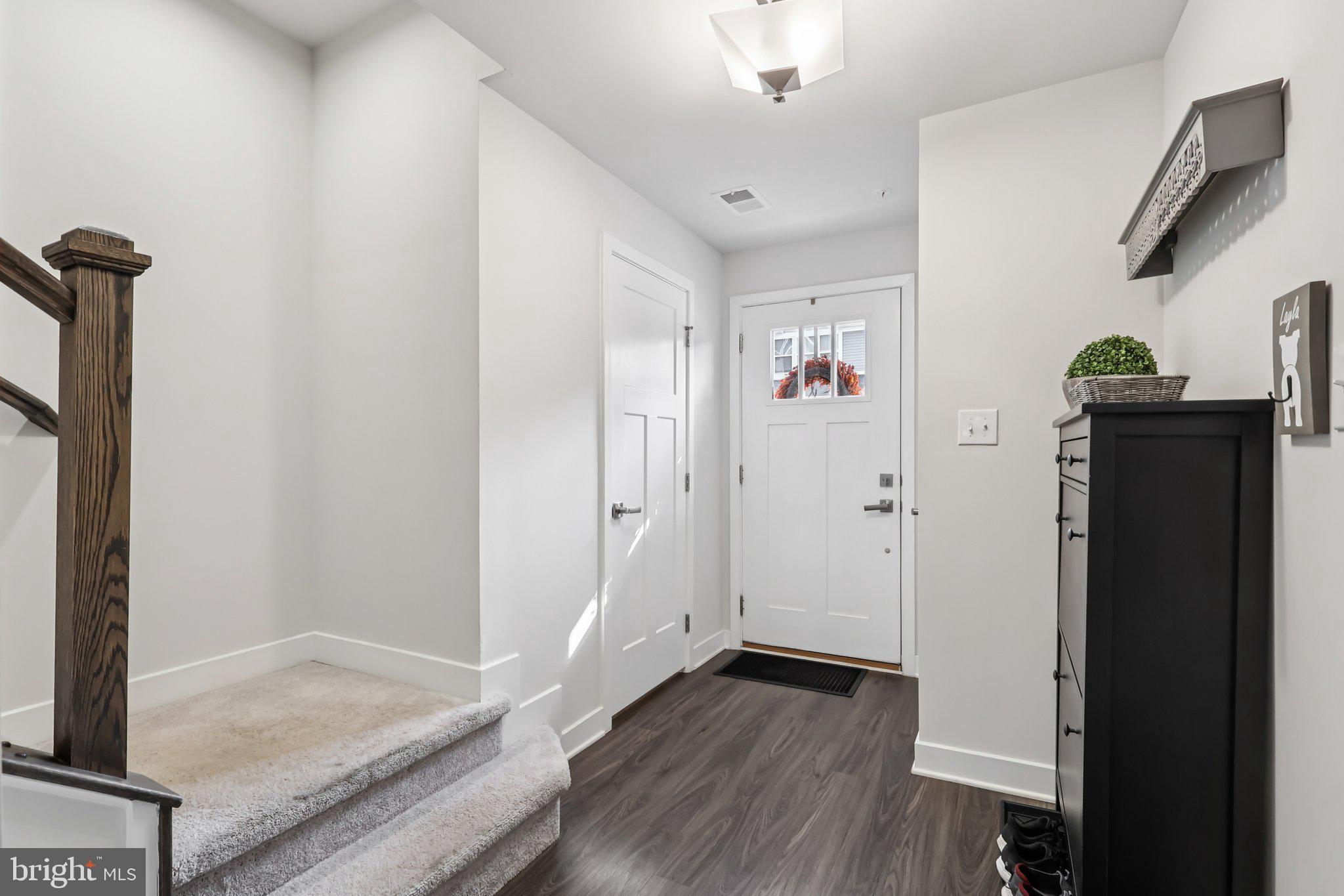 211 HIBISCUS WAY