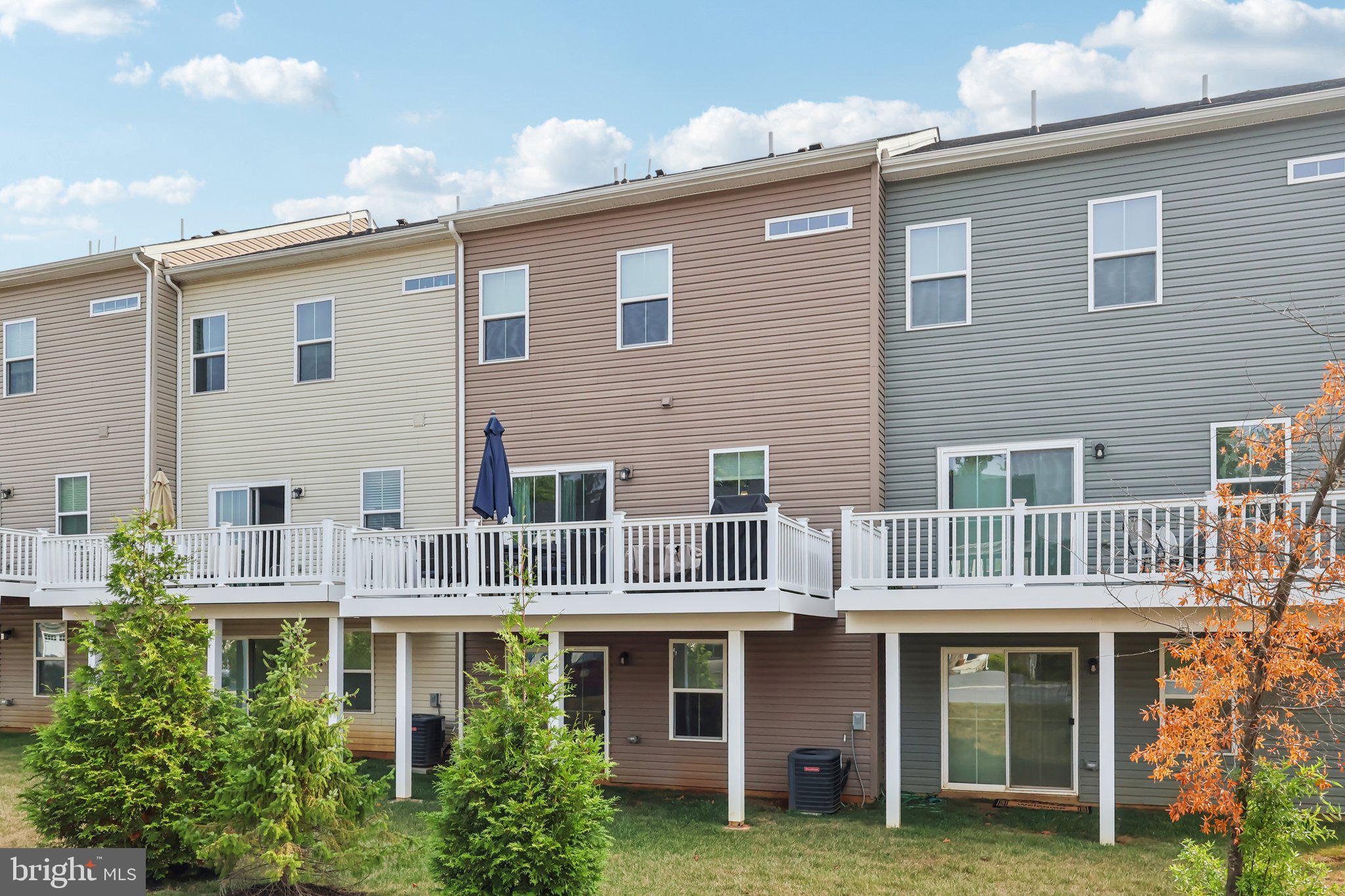211 HIBISCUS WAY