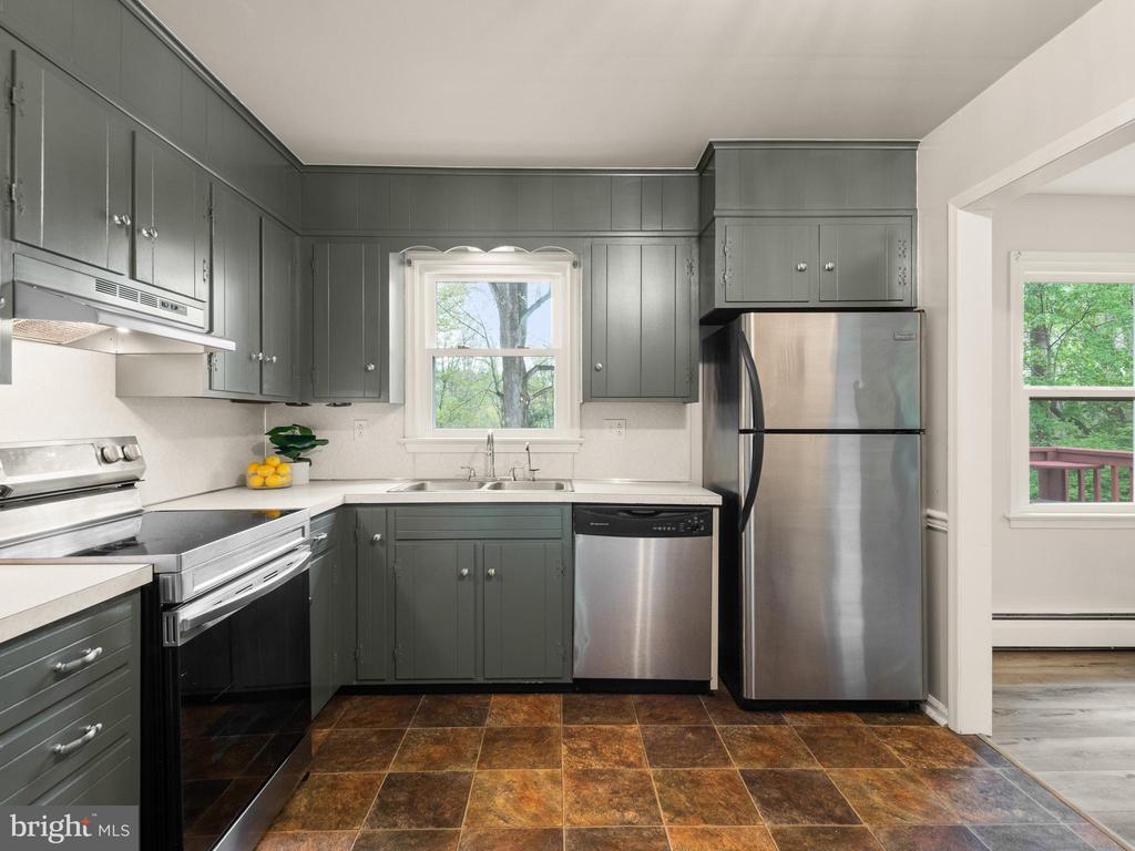 101 LAURELWOOD DRIVE
