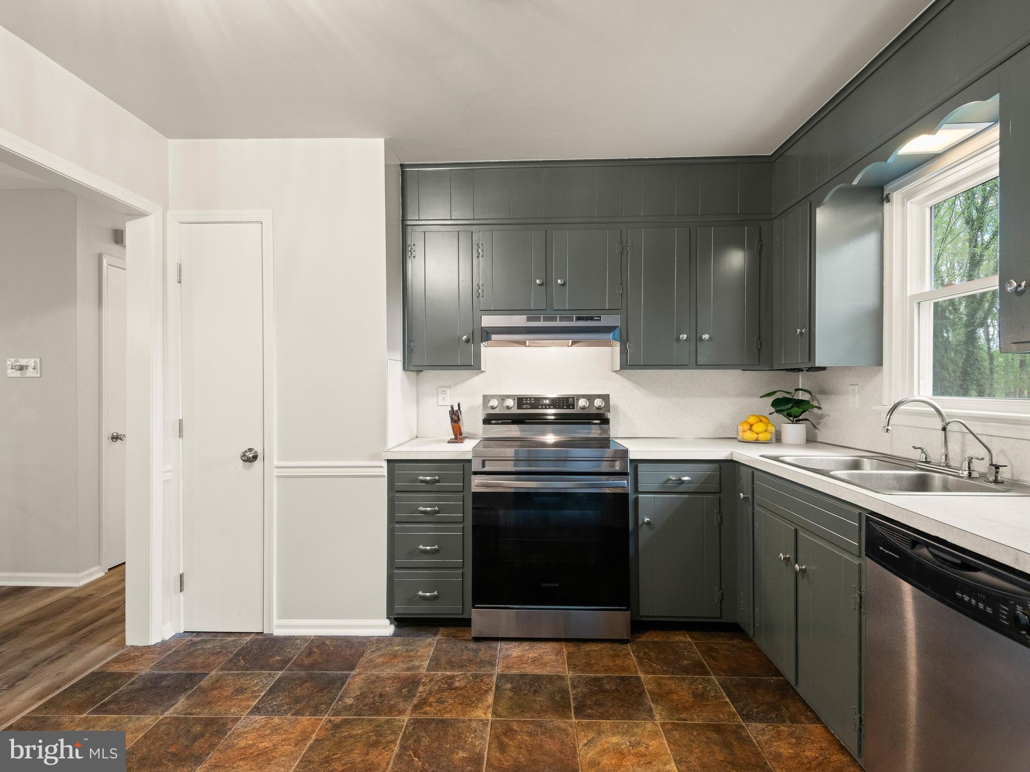 101 LAURELWOOD DRIVE