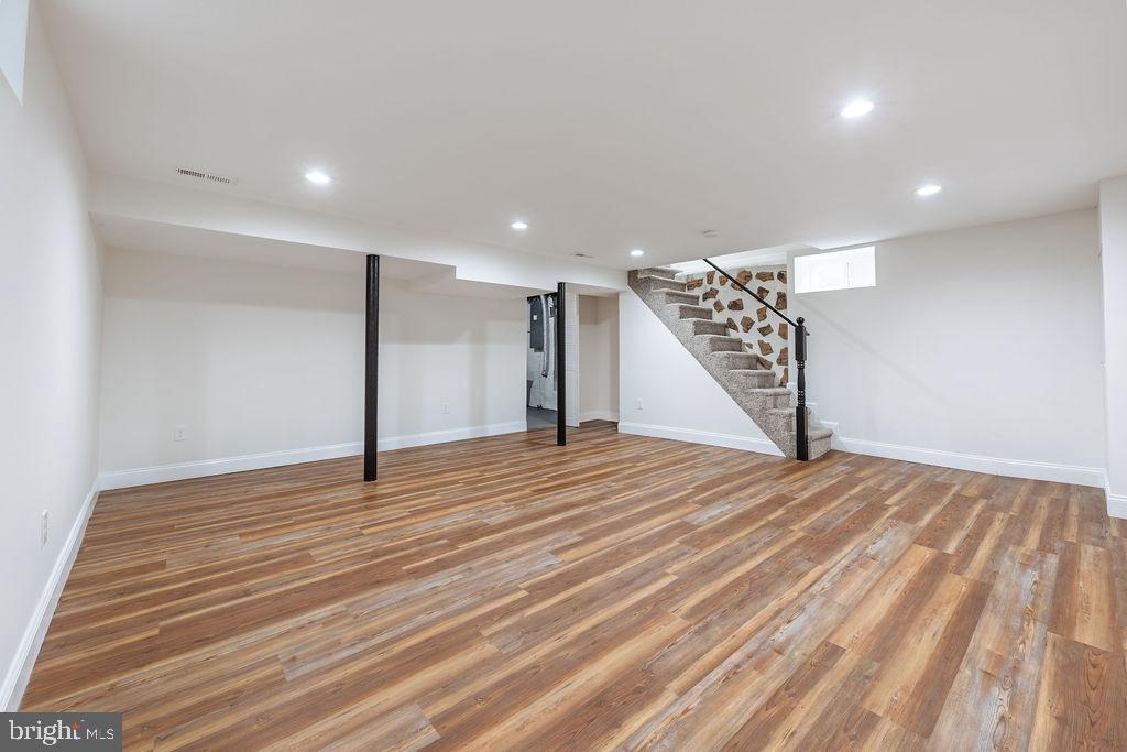 231 E AVON ROAD