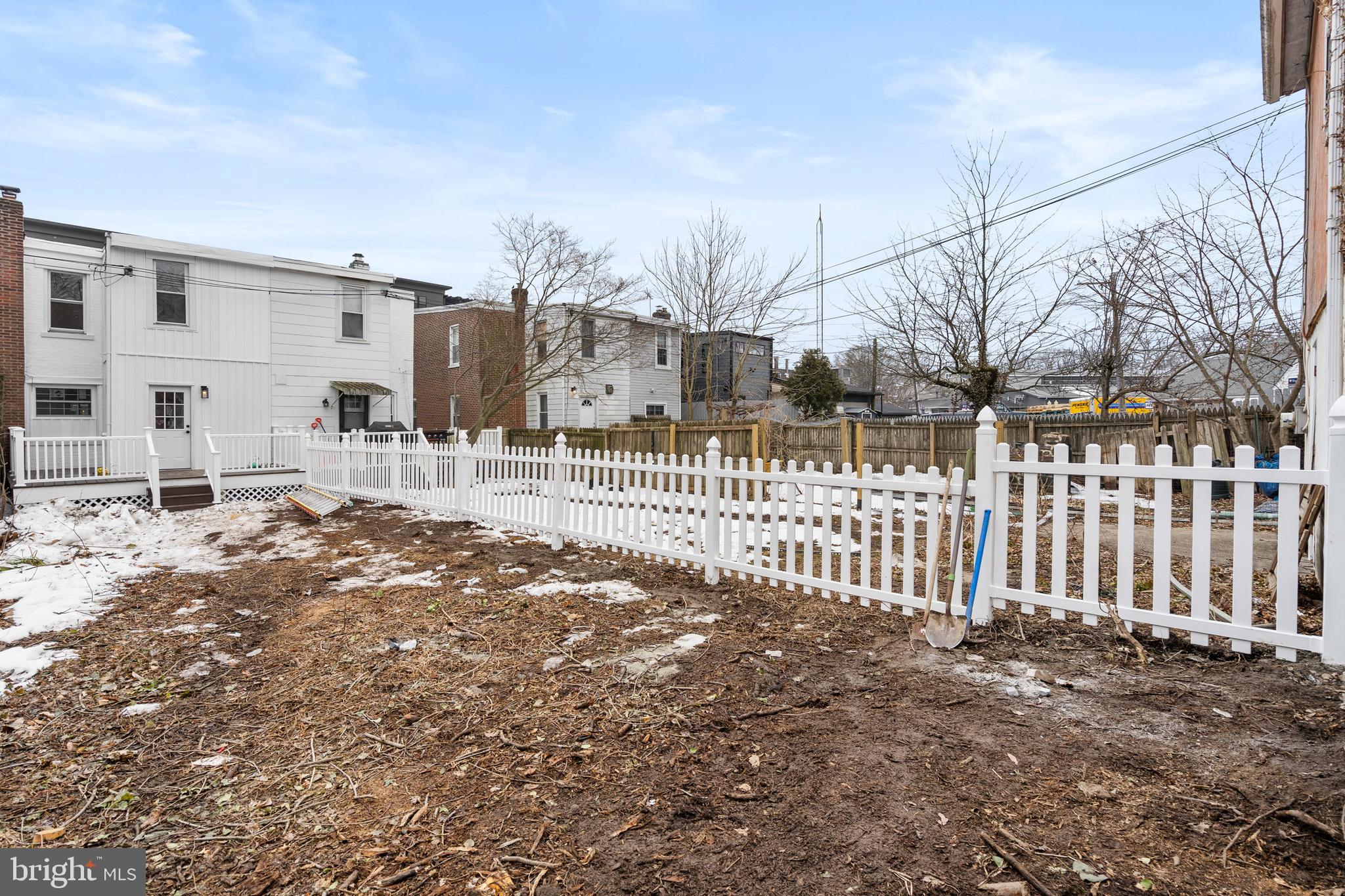 445 W BALTIMORE AVENUE
