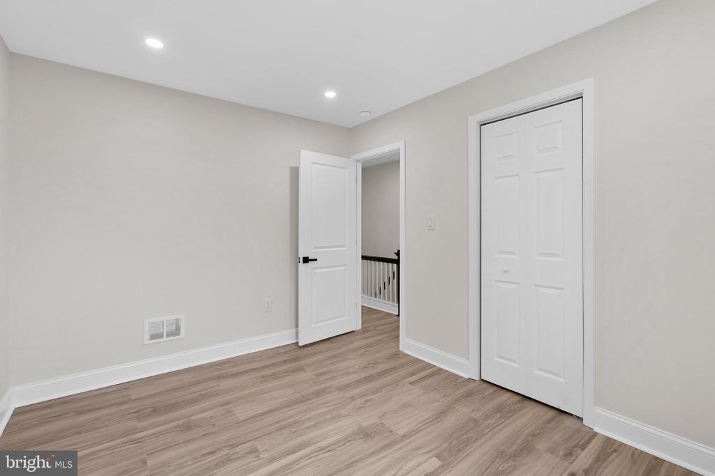 445 W BALTIMORE AVENUE