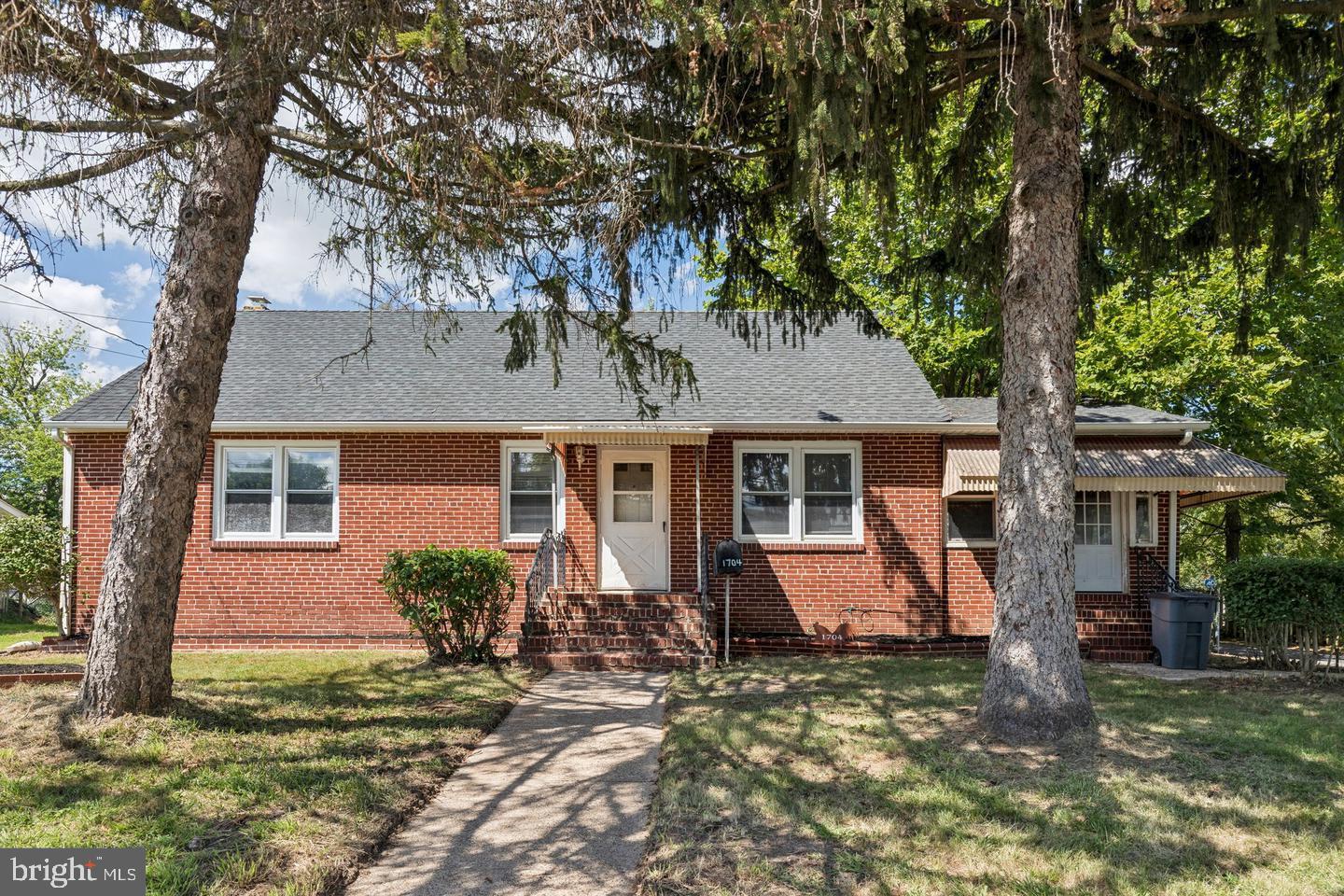 1704 MEETINGHOUSE ROAD