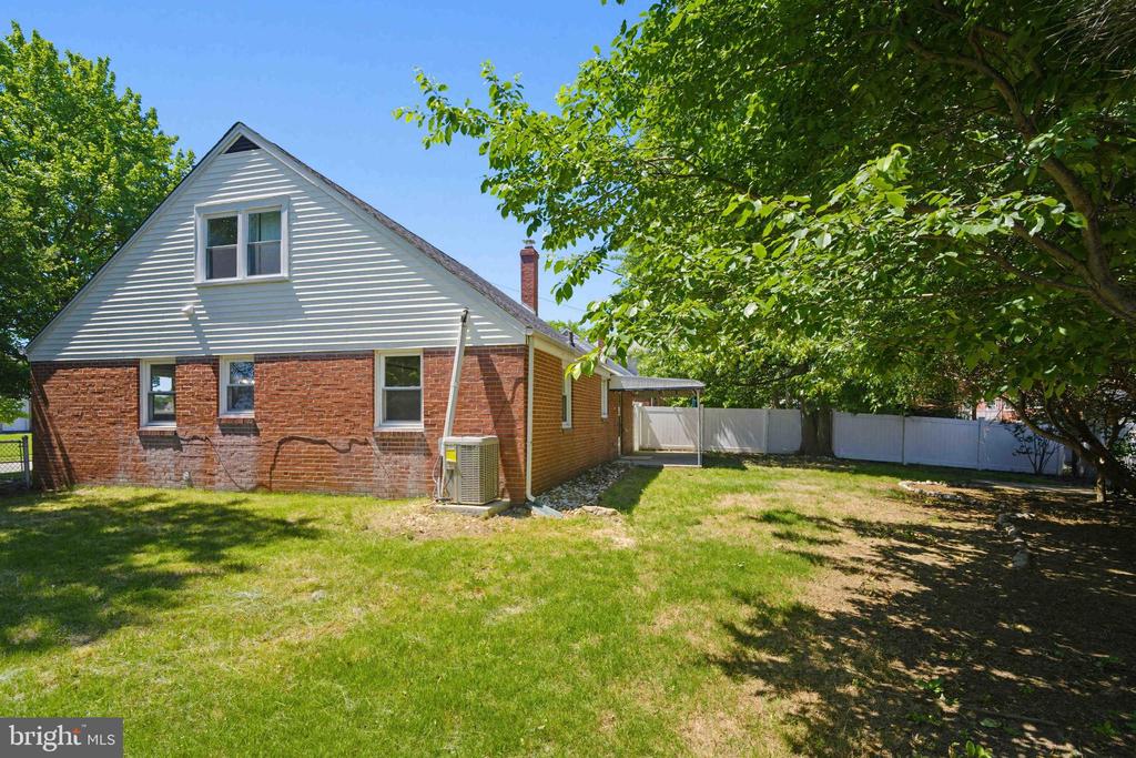 532 LINDSAY STREET