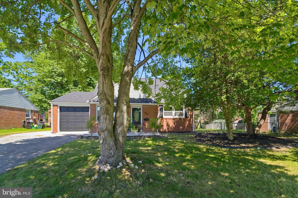 532 LINDSAY STREET