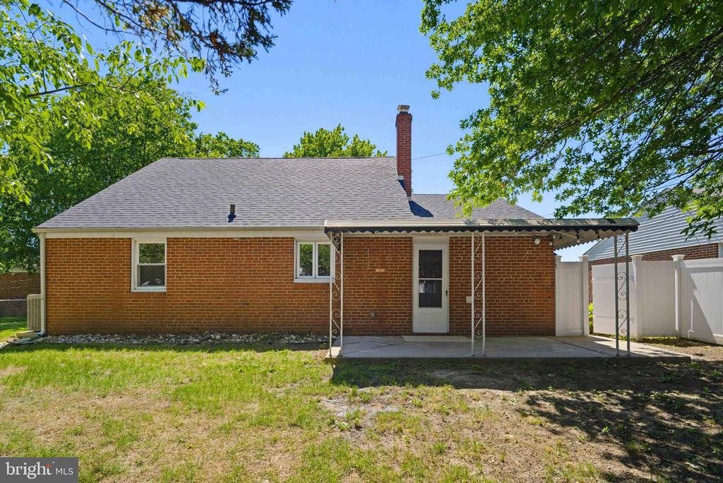 532 LINDSAY STREET