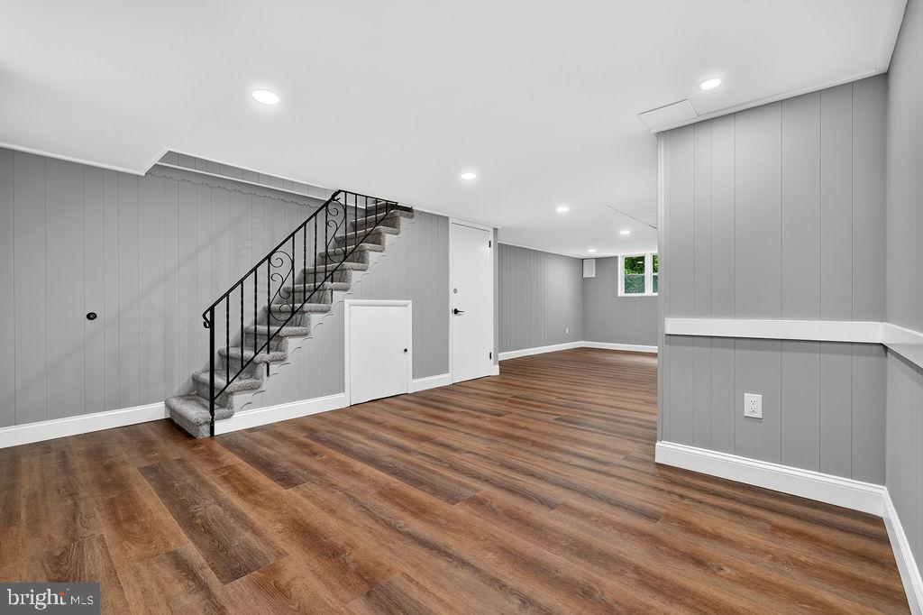 902 TAYLOR DRIVE