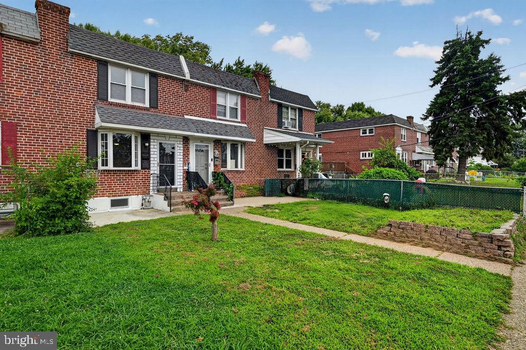 902 TAYLOR DRIVE