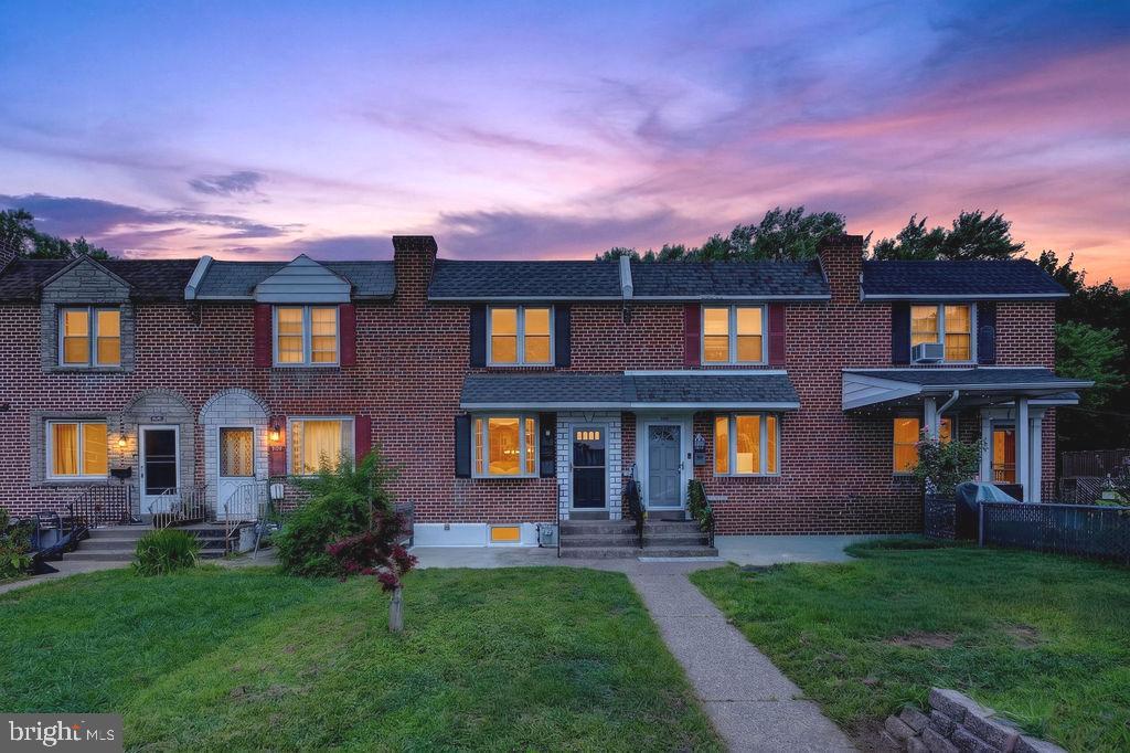 902 TAYLOR DRIVE