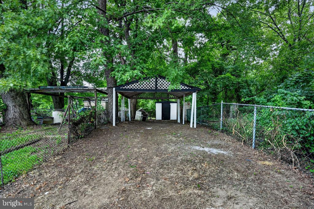 902 TAYLOR DRIVE