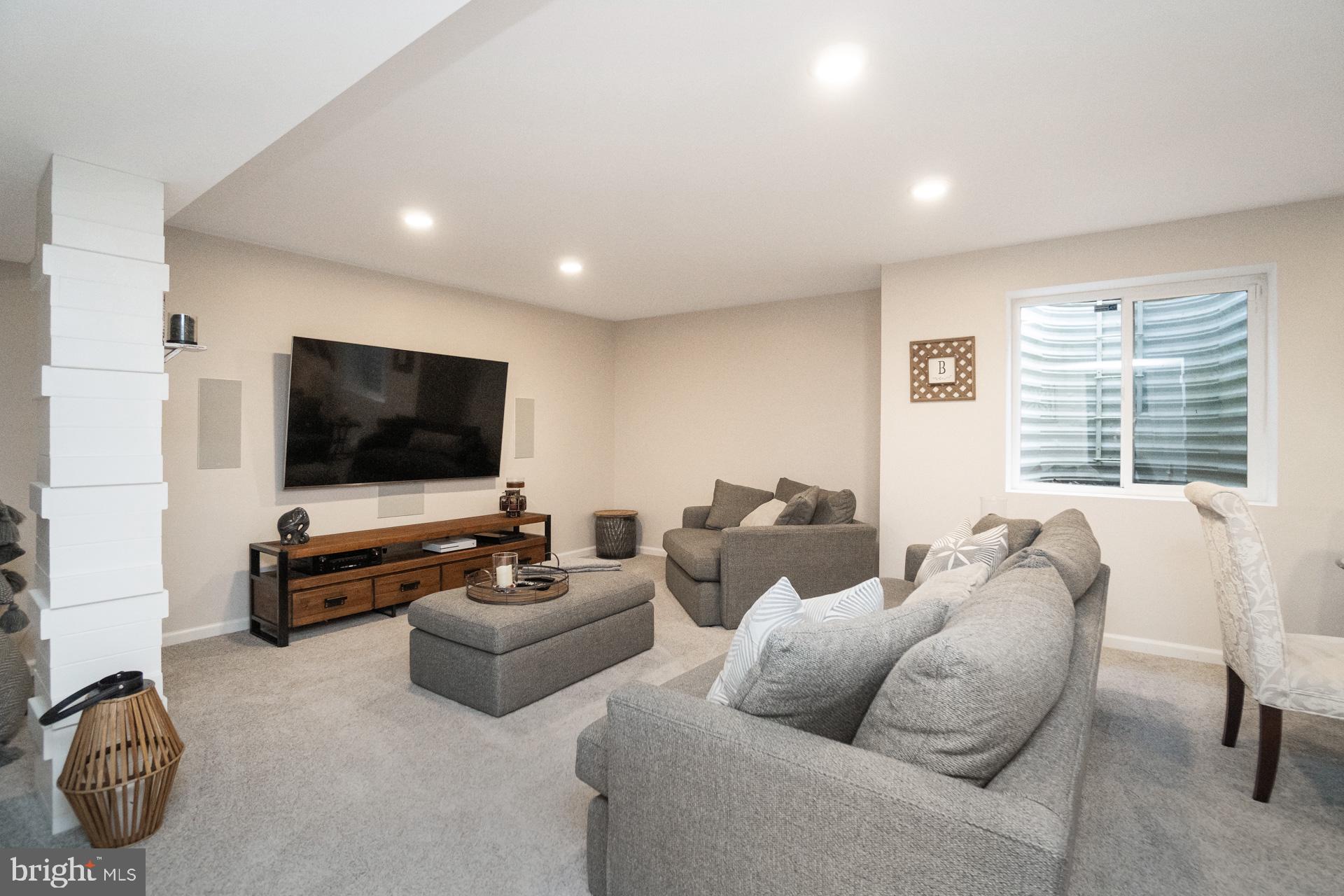 8688 Cascade Rd