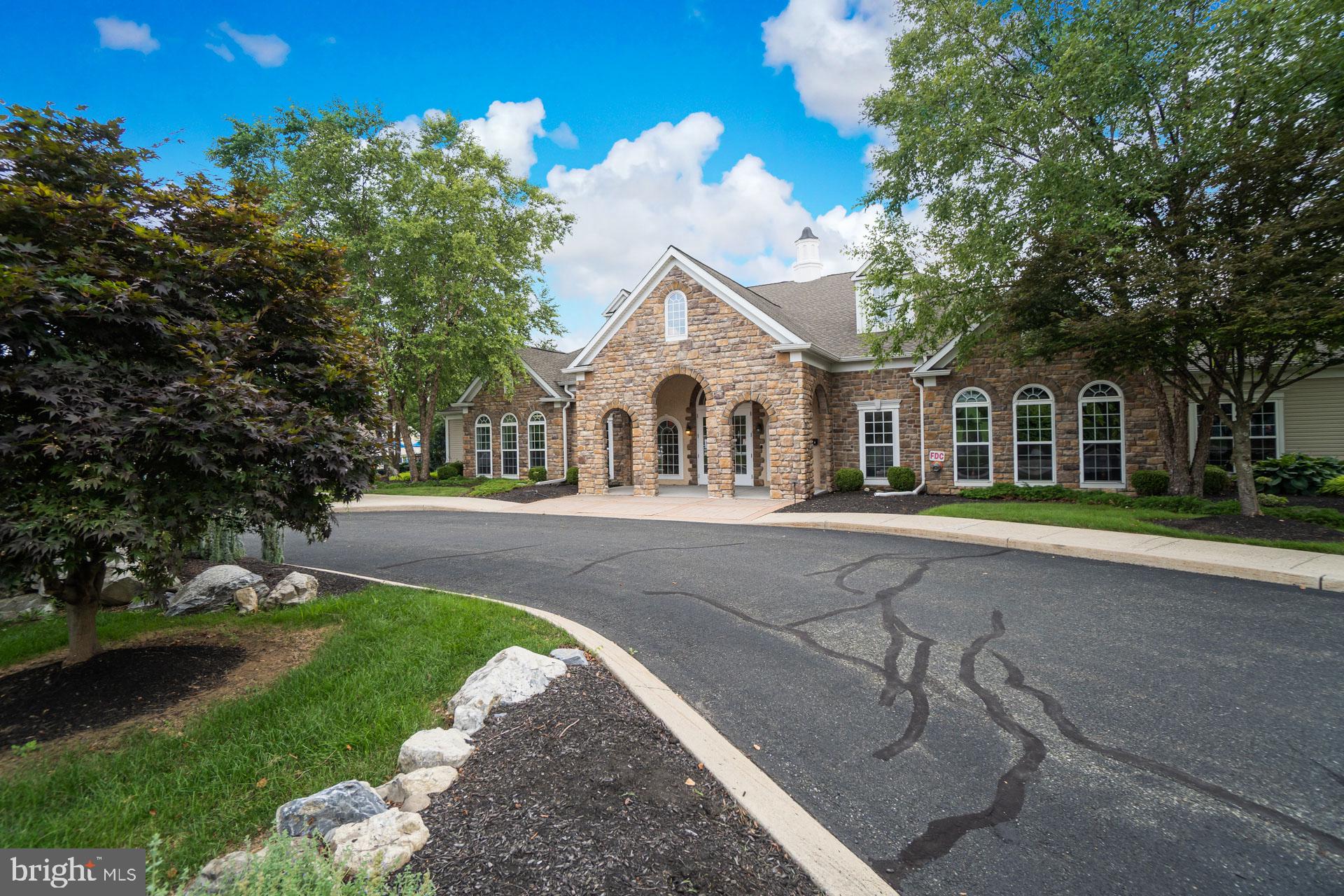 8688 Cascade Rd