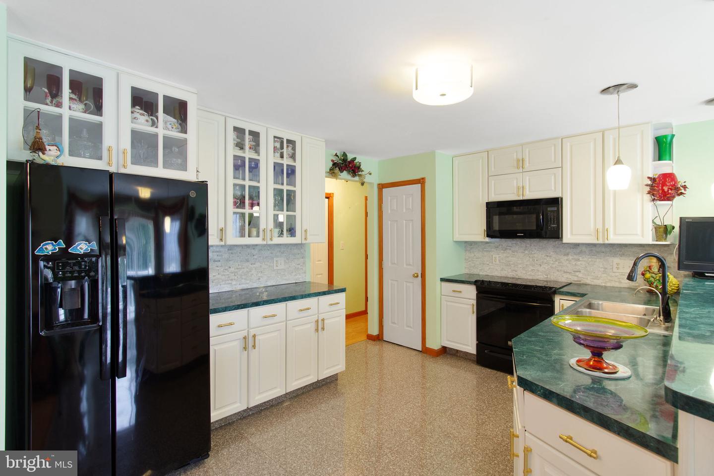 25 Makara Dr