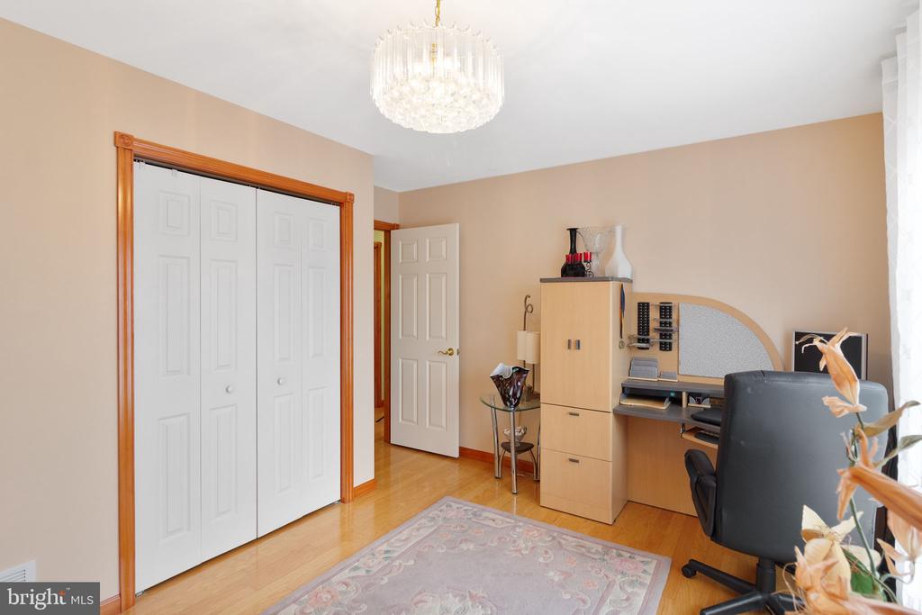 25 Makara Dr