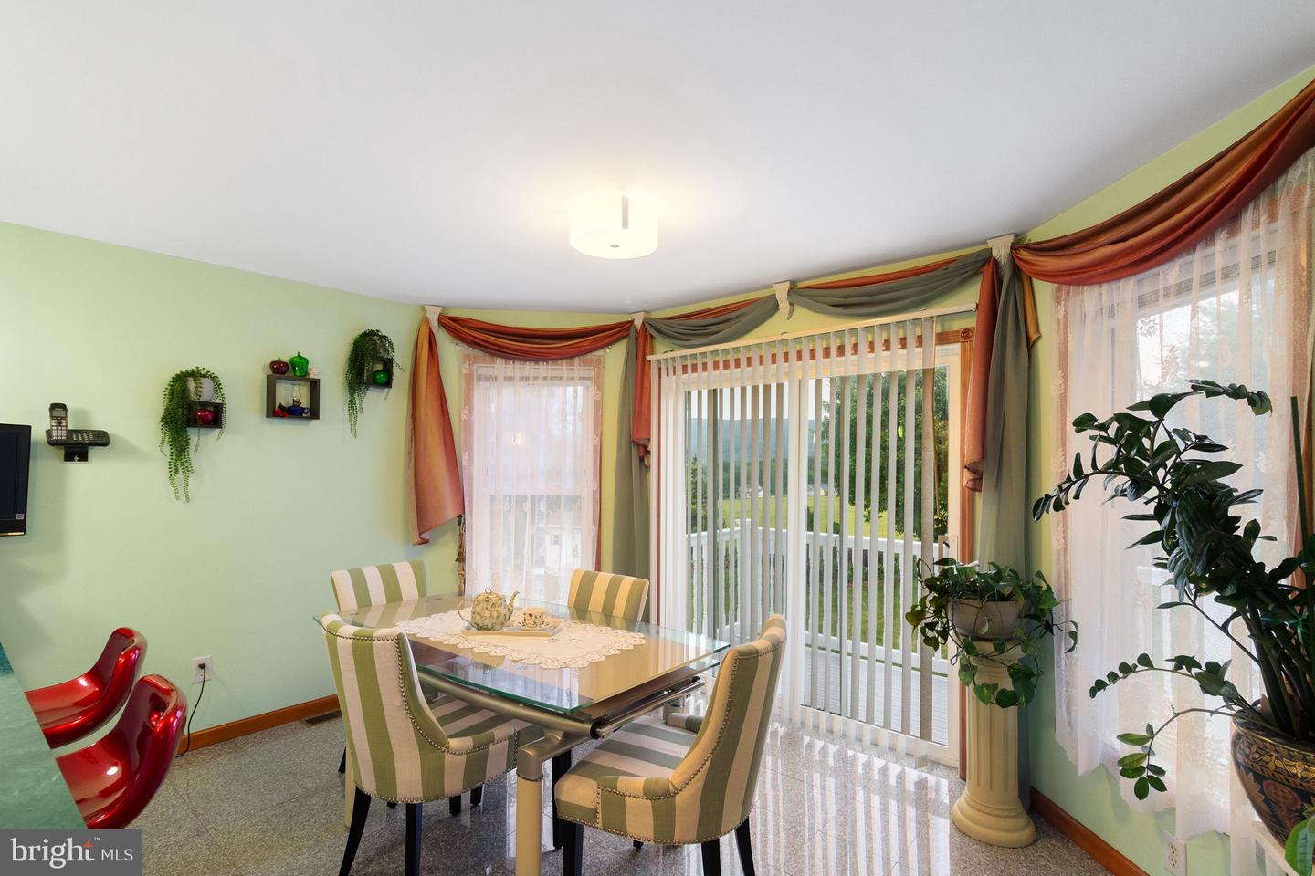 25 Makara Dr