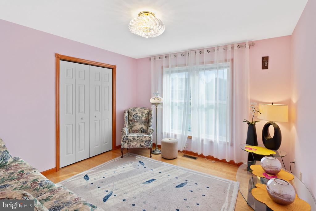 25 Makara Dr