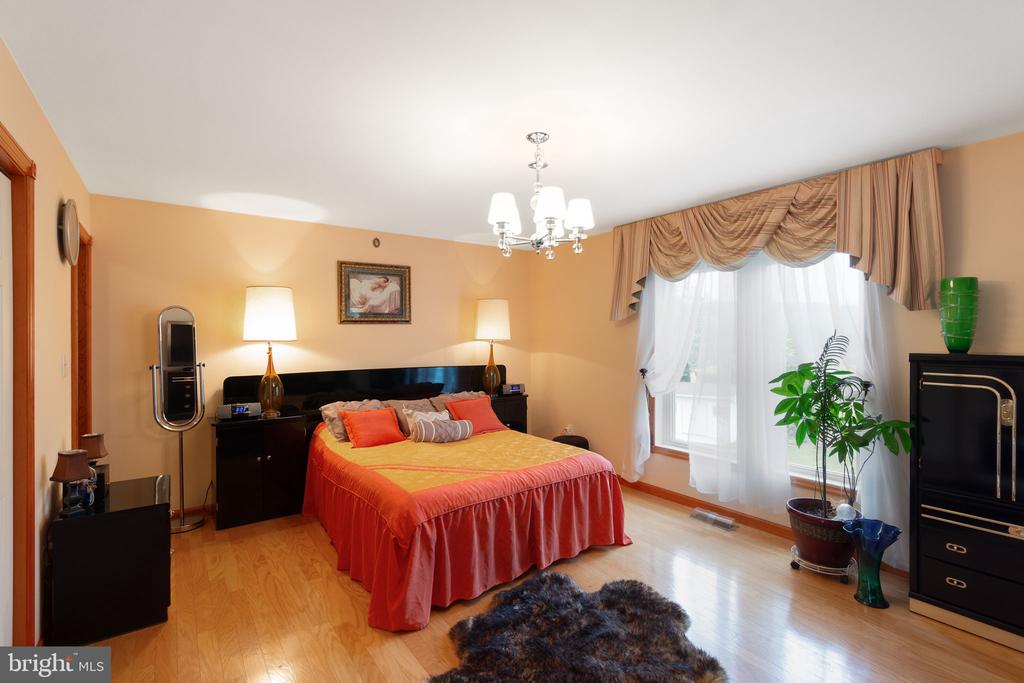 25 Makara Dr