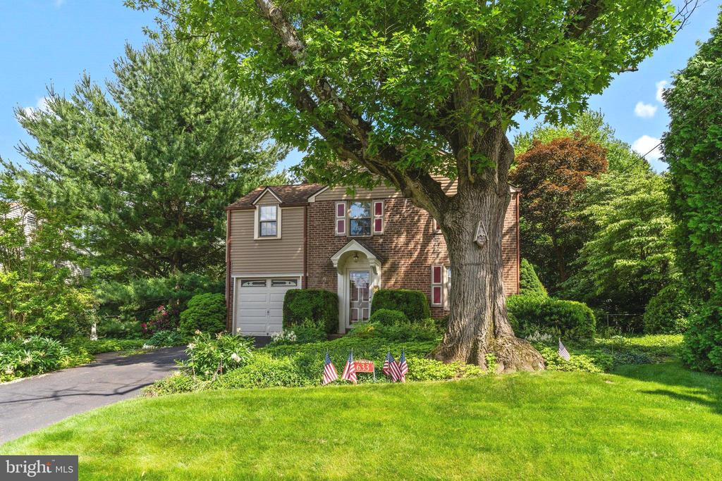 633 ROSELAND AVENUE