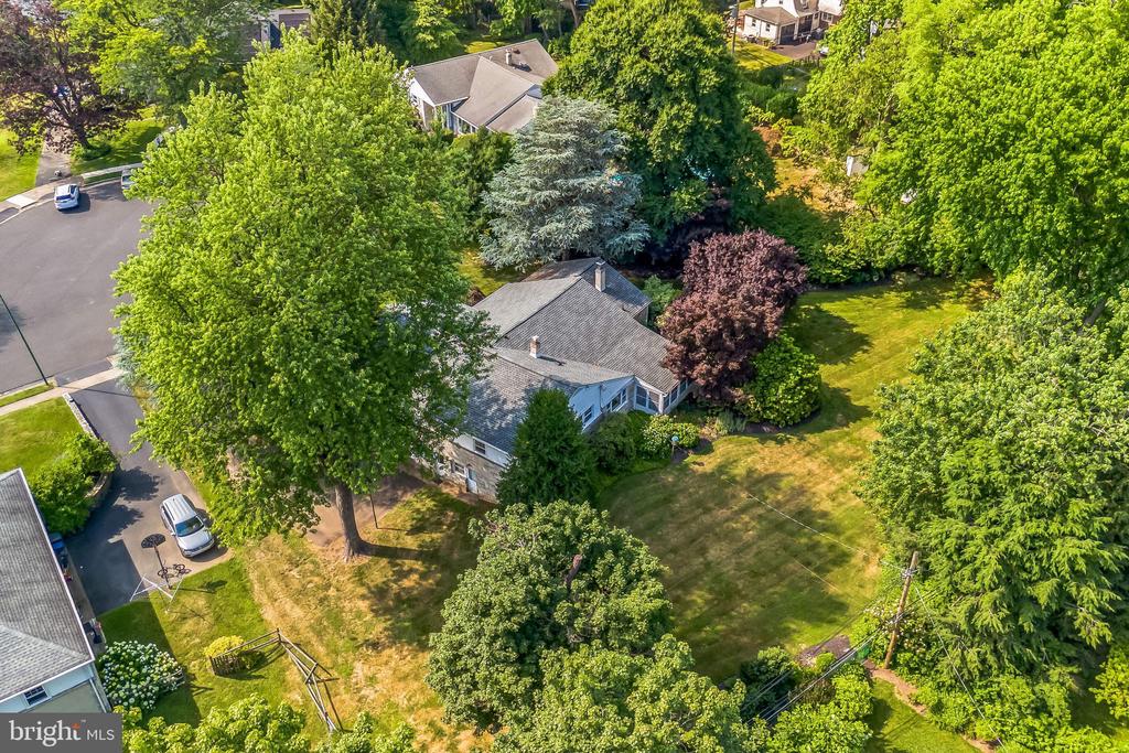 165 WOODPECKER ROAD